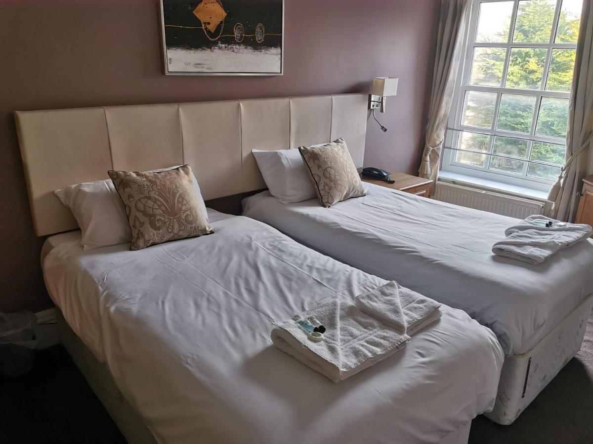 The Queens Hotel Тодморден Екстер'єр фото