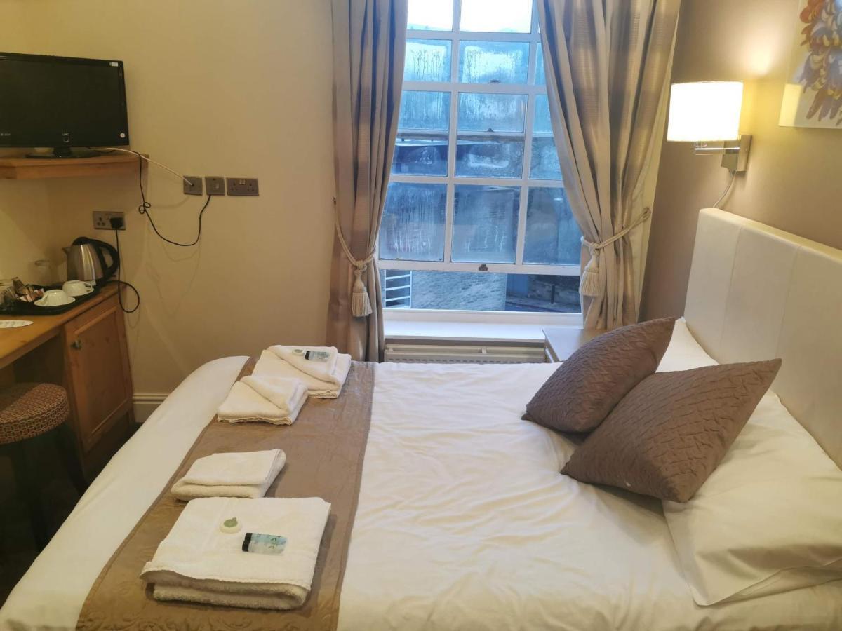 The Queens Hotel Тодморден Екстер'єр фото